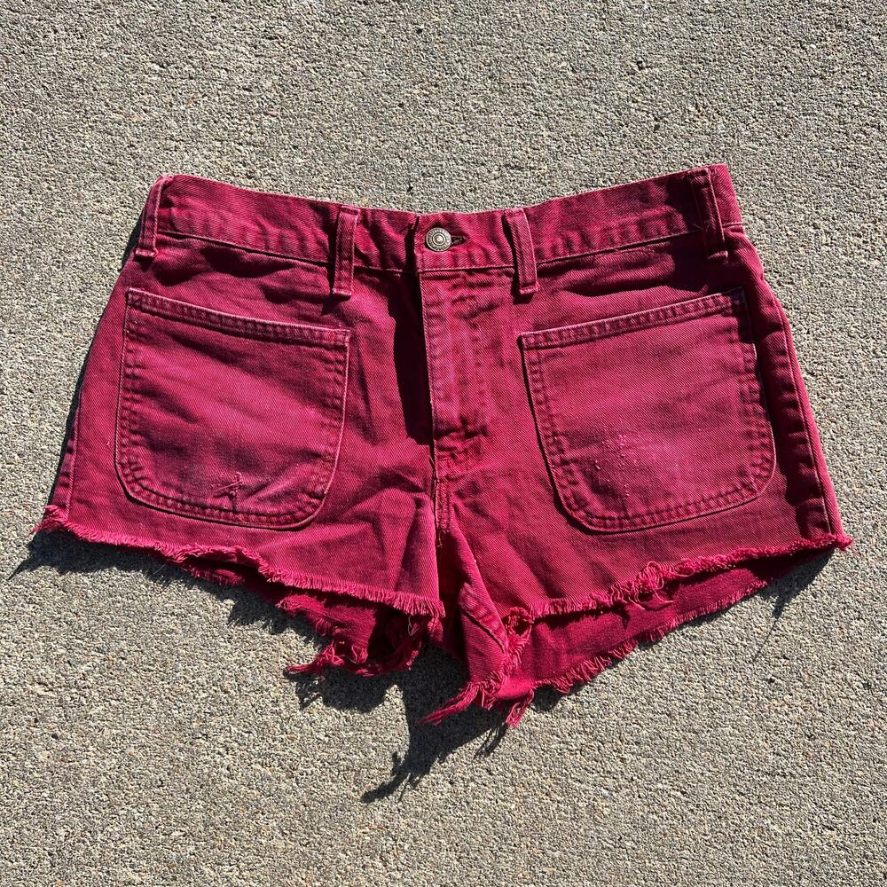 Vintage 60s maroon Levi’s big E white tab cut off Jean shorts Size 6?